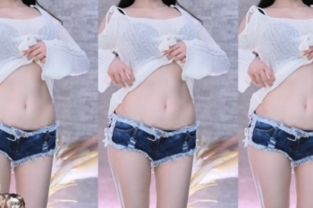 欧美老妇另类❌❌❌：游戏界面太乱，找东西找半天